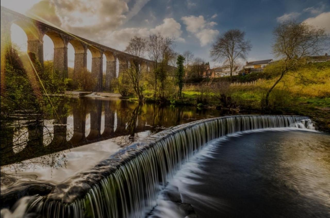 Viaduct View - Cefn Coed Lejlighed Merthyr Tydfil Eksteriør billede